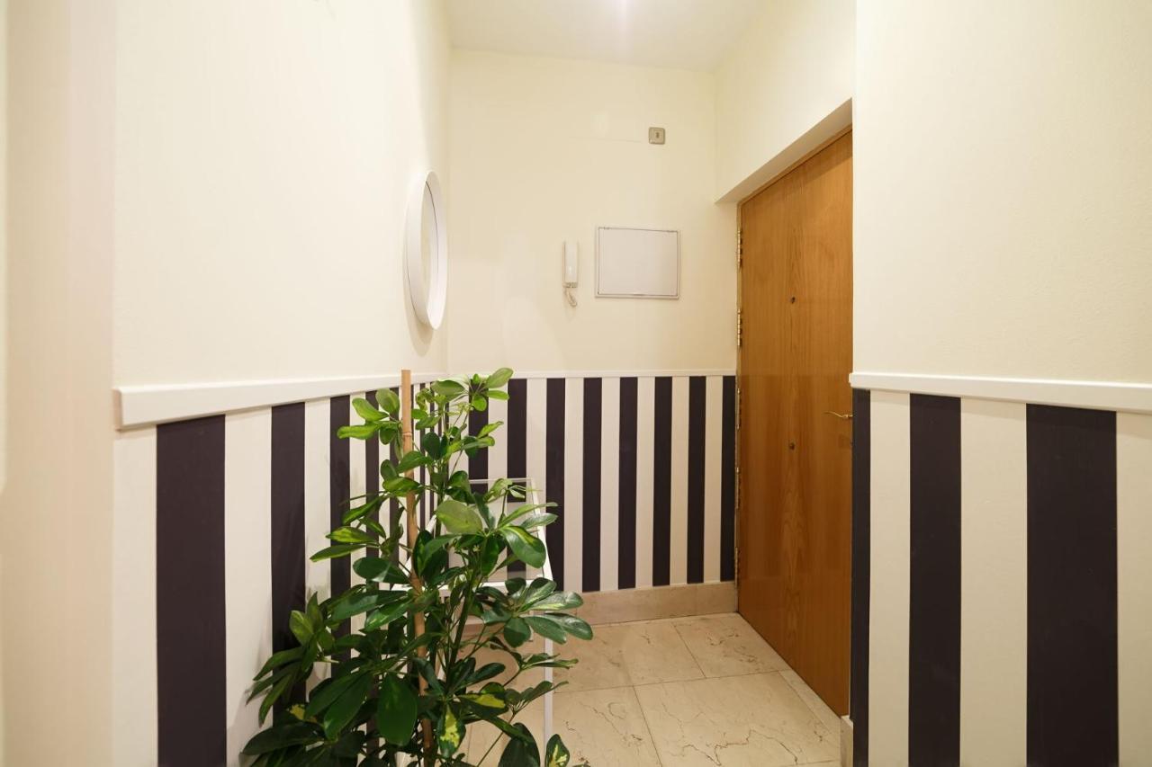El Jardin Del Angel Olivo Apartment Madrid Exterior photo